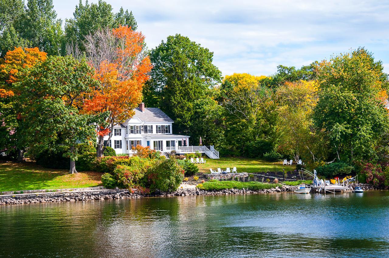 Lake Communities in Kansas City: Where Luxury Buyers Find Water Views