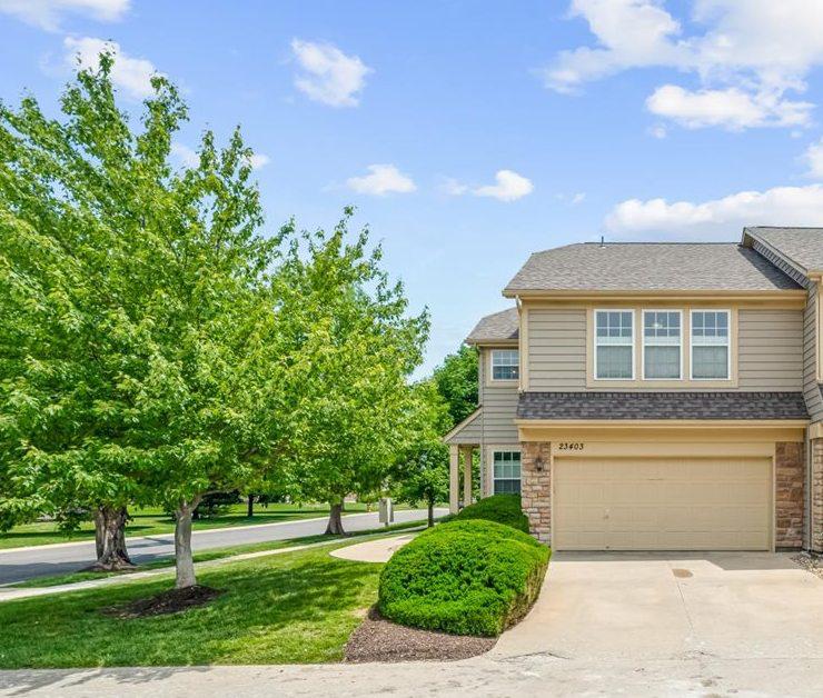 23403 W 89th Terrace, Lenexa, KS 66227